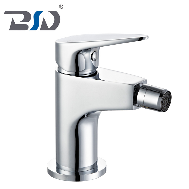 Single Handle Brass Deck Mounted Bidet Woman Bathroom Toilet Hot Cold Water Faucet
